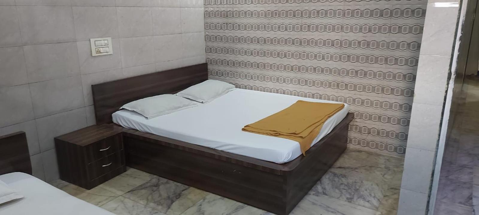 Glitz Hotels Sai Guest House - Nr Inorbit Mall Vashi Navi Mumbai Bagian luar foto