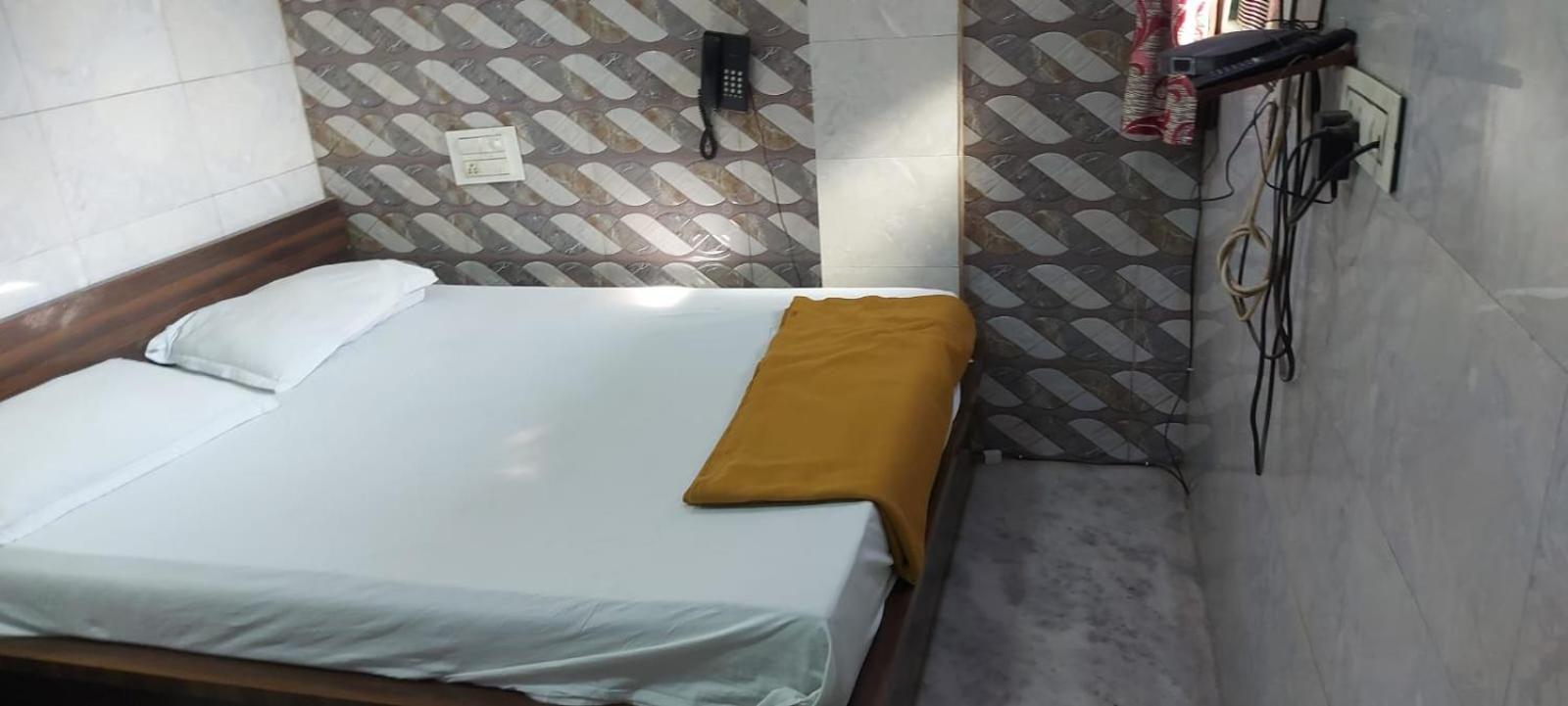 Glitz Hotels Sai Guest House - Nr Inorbit Mall Vashi Navi Mumbai Bagian luar foto