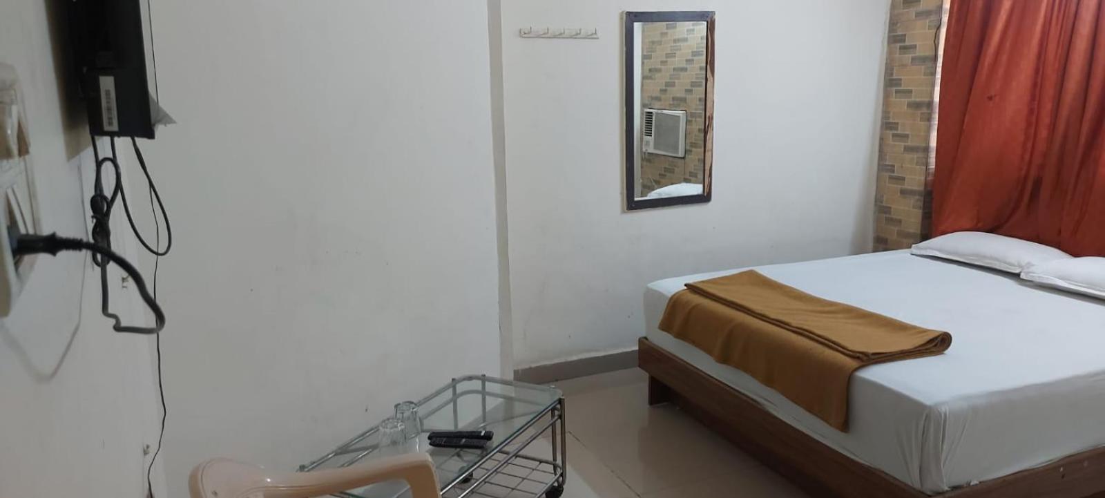 Glitz Hotels Sai Guest House - Nr Inorbit Mall Vashi Navi Mumbai Bagian luar foto