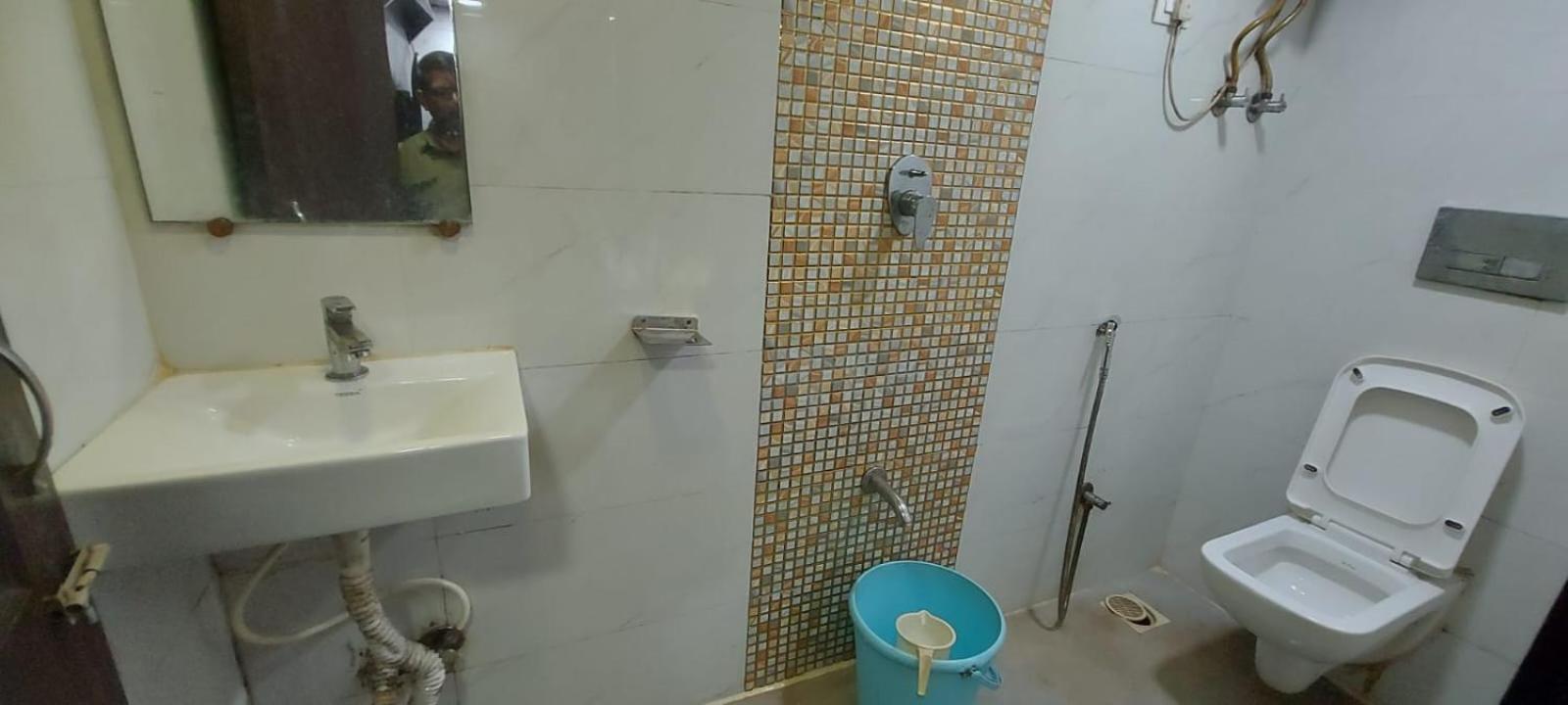 Glitz Hotels Sai Guest House - Nr Inorbit Mall Vashi Navi Mumbai Bagian luar foto