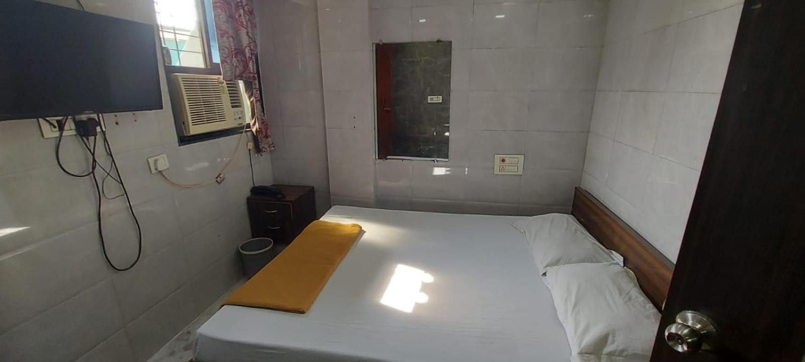 Glitz Hotels Sai Guest House - Nr Inorbit Mall Vashi Navi Mumbai Bagian luar foto
