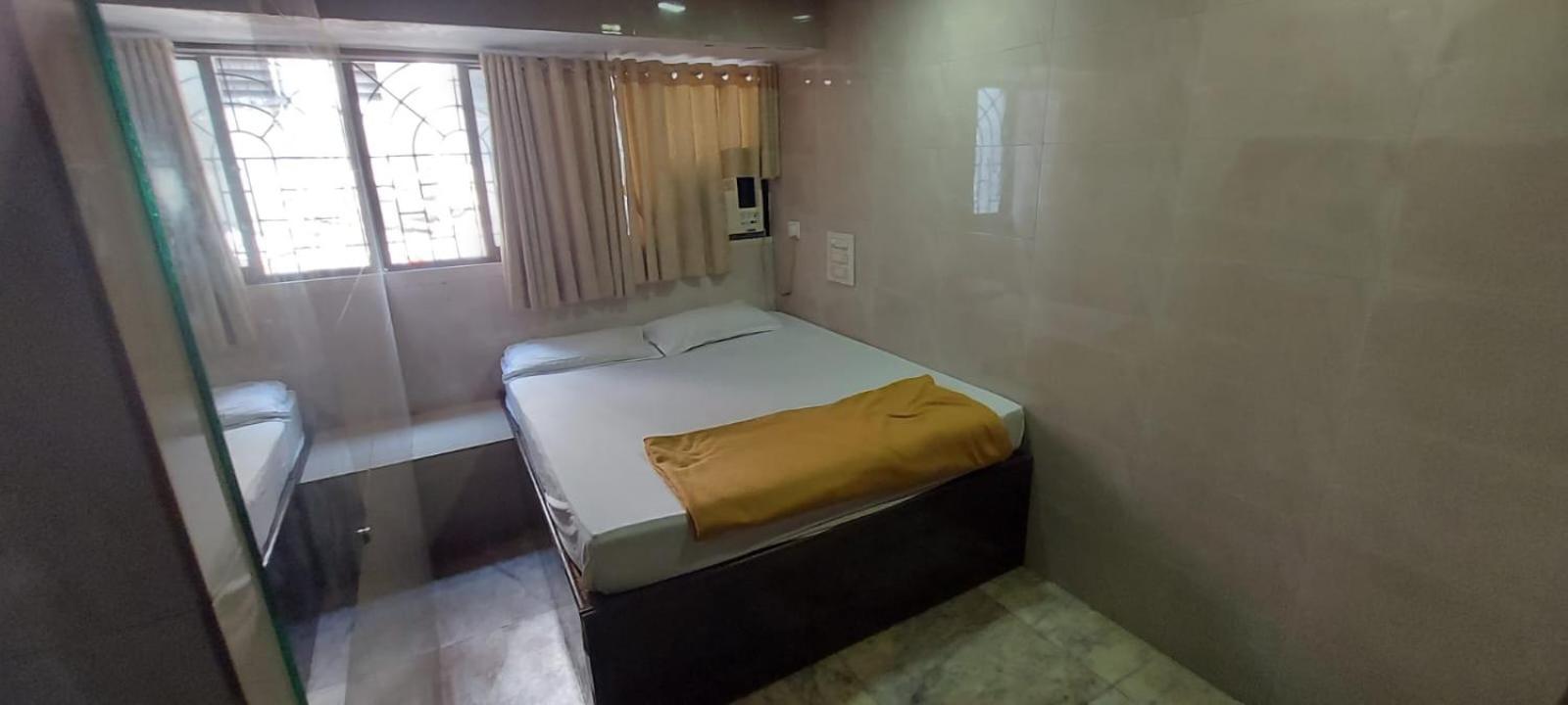Glitz Hotels Sai Guest House - Nr Inorbit Mall Vashi Navi Mumbai Bagian luar foto