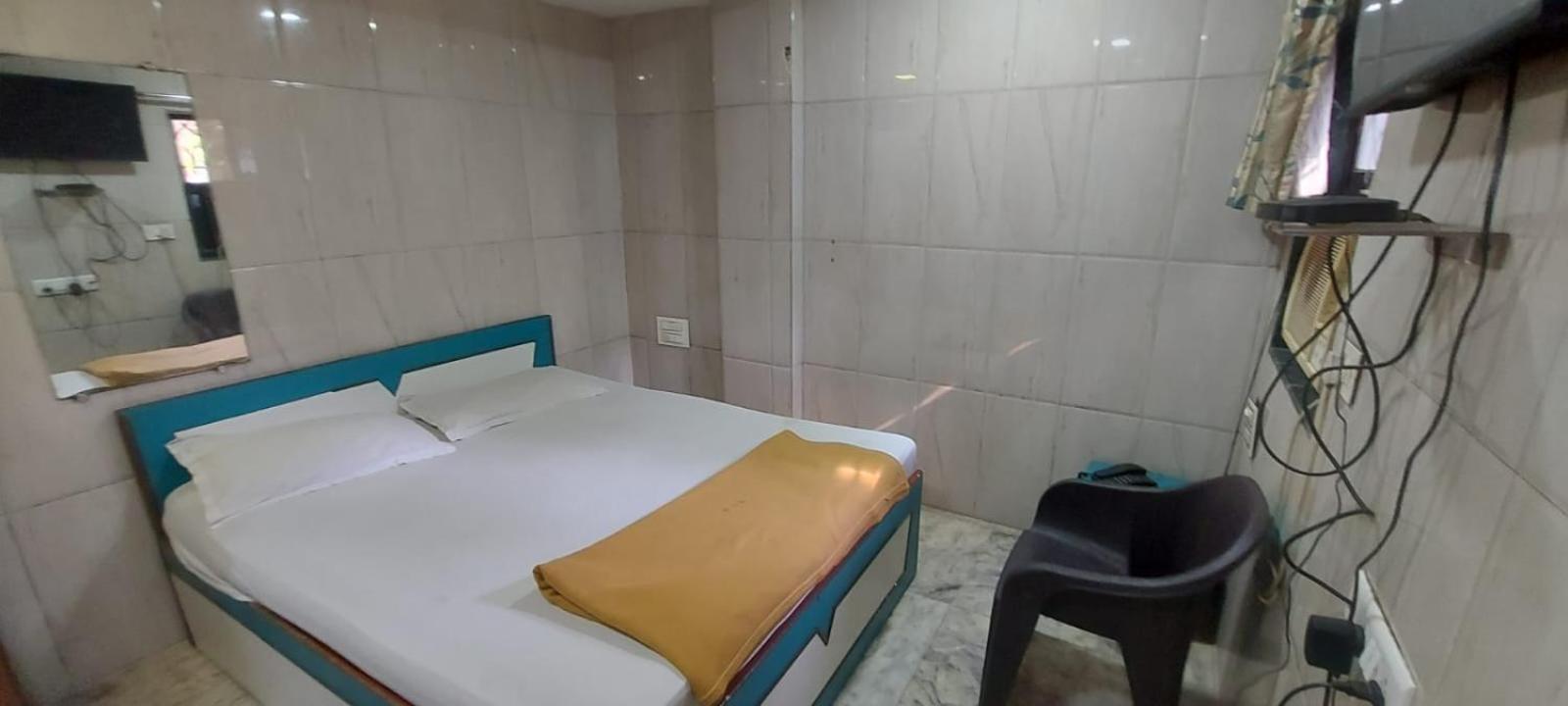Glitz Hotels Sai Guest House - Nr Inorbit Mall Vashi Navi Mumbai Bagian luar foto