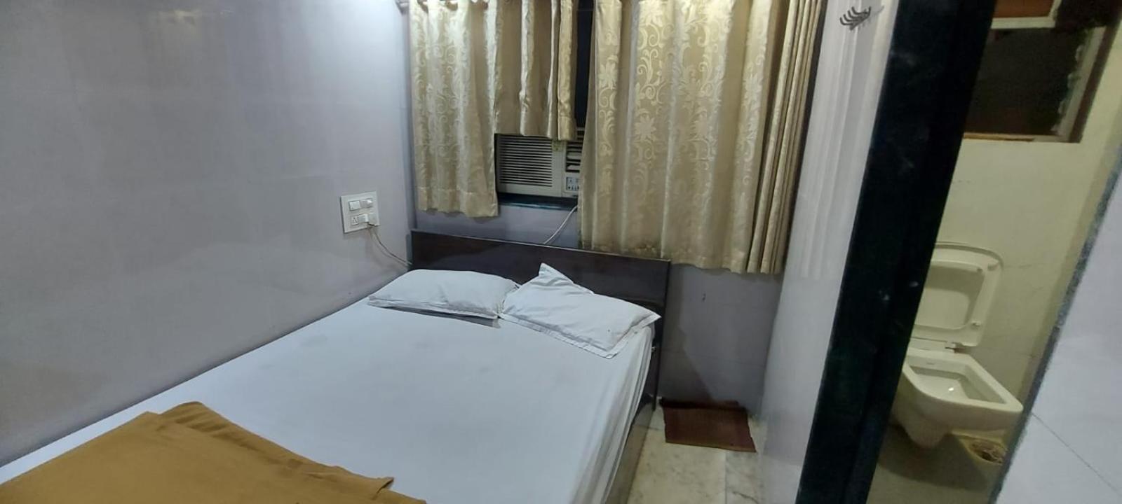 Glitz Hotels Sai Guest House - Nr Inorbit Mall Vashi Navi Mumbai Bagian luar foto
